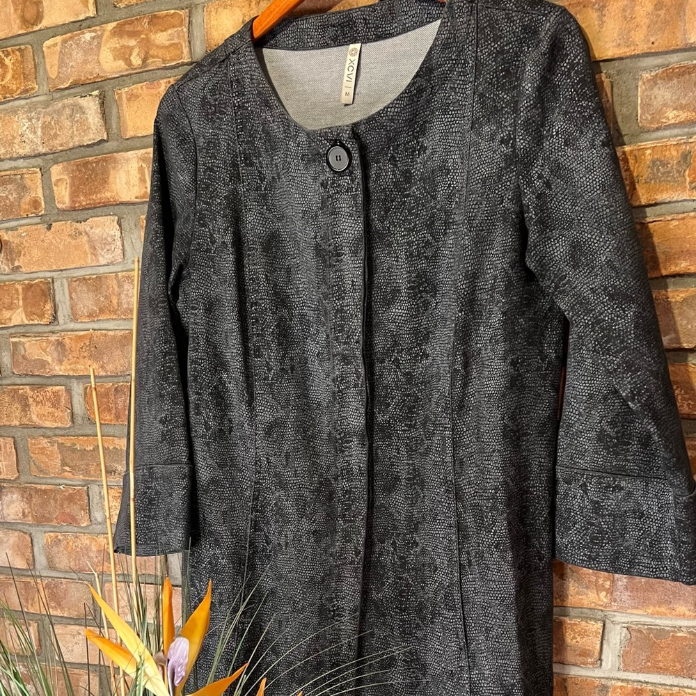 XCVI SNAKE SKIN PRINT TUNIC, WOMEN’S SIZE MEDIUM